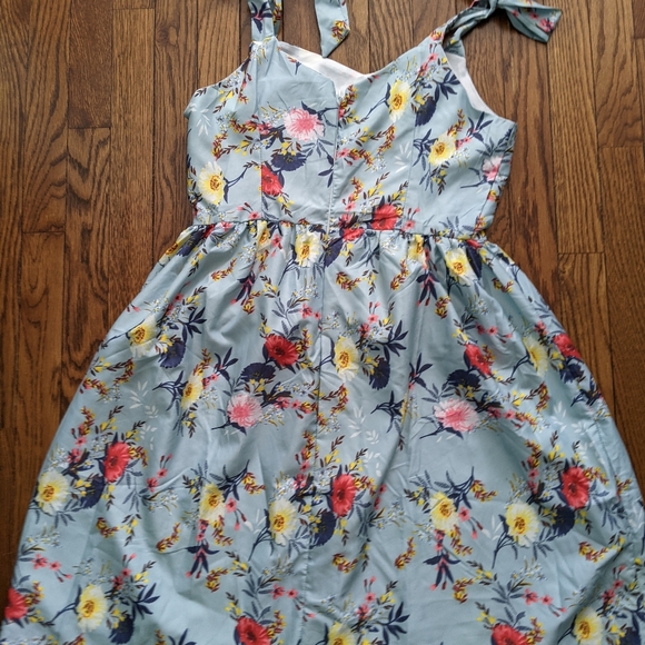 π NWOT floral sundress with adjustable shoulder tie straps - Picture 4 of 5